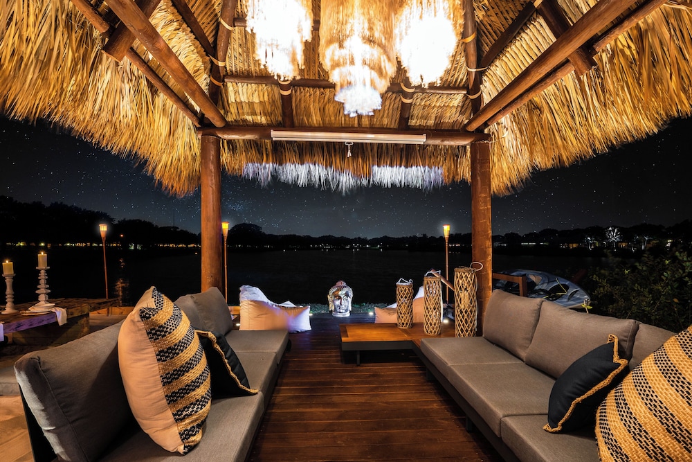 Palm Beach Paradise | Villa w/ Beach, Pool, Cinema & Tiki