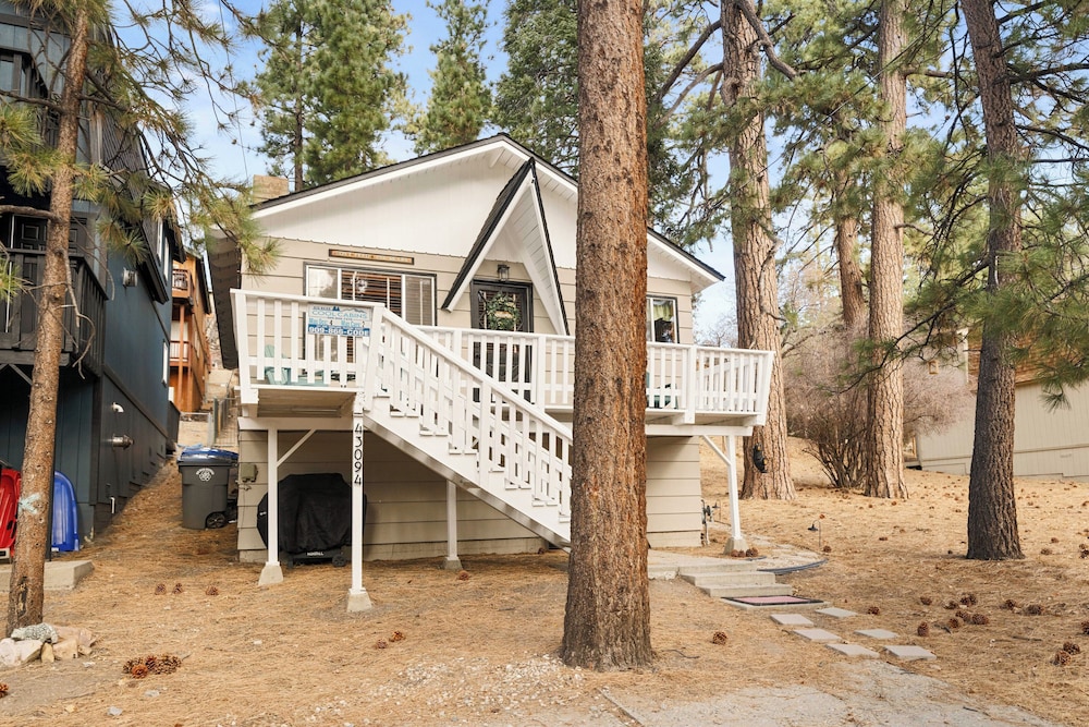 Encino Pines
