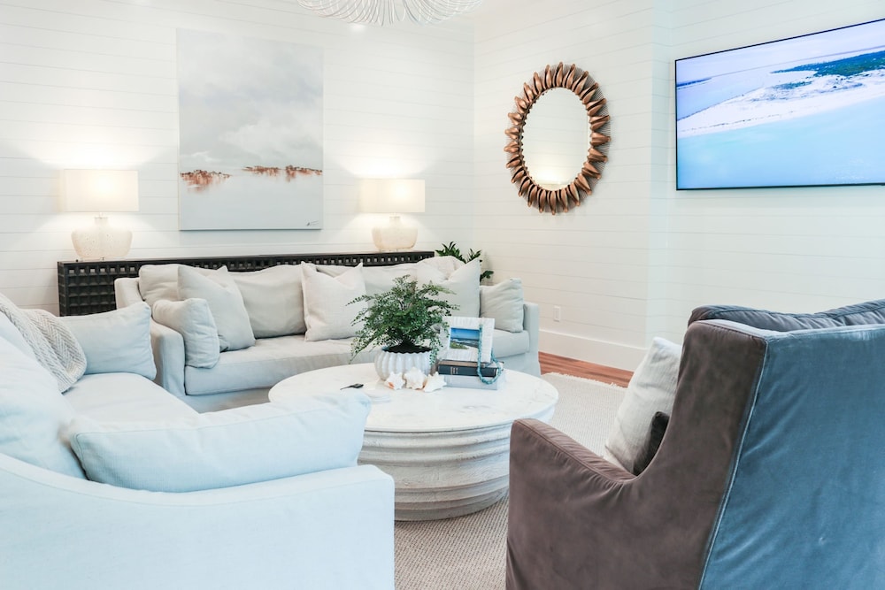 Oceans of Time by Avantstay TV Game Room 2 Pools Walk to Beach New Build