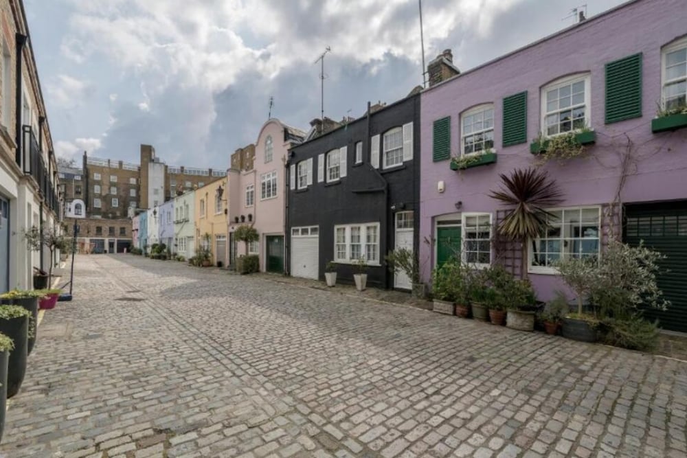 Beautifully Curated 2BD Flat Tyburnia, London!