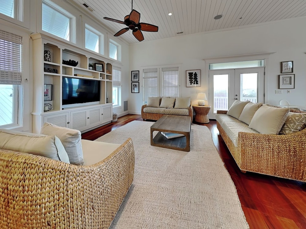 Windansea by Topsail Realty