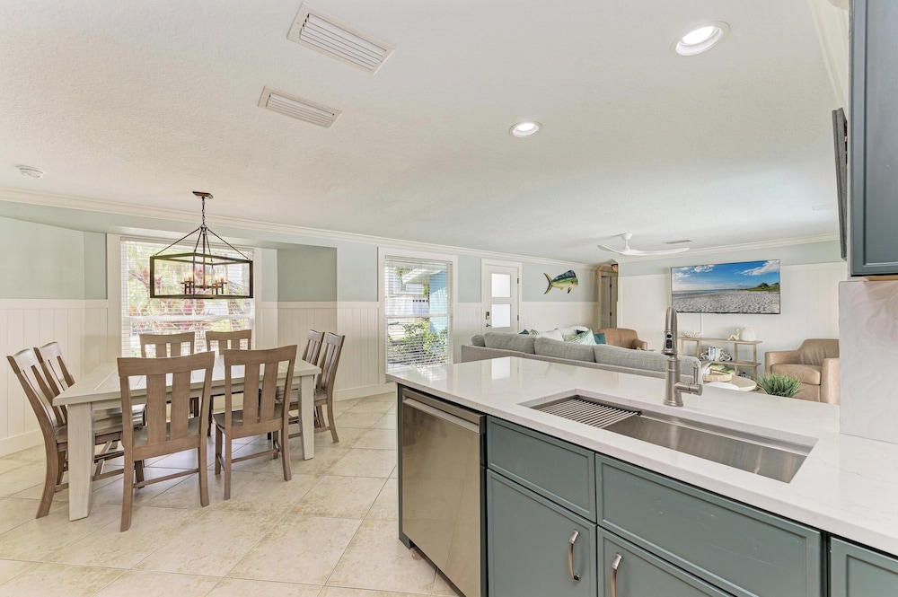 Anna Maria Island Blue Bella Bliss - Private Heated Pool
