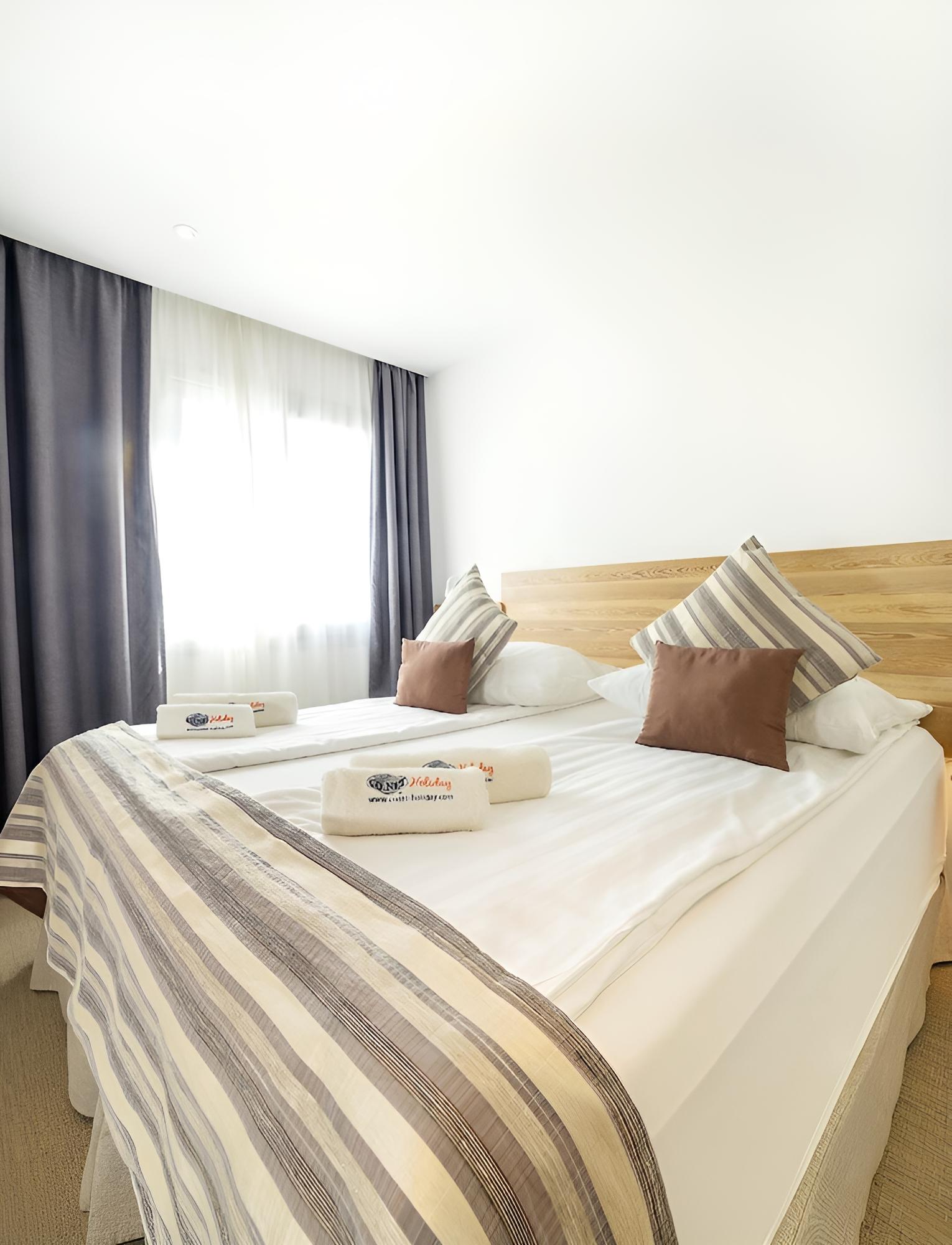 Hotel The Sky – Adults Only