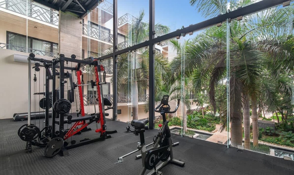 2 BR Apartment With Spacious Loft Close From Beach Zone