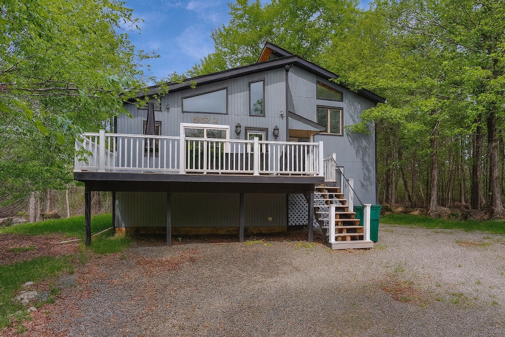Poconos Hideaway - Woods & Wildlife