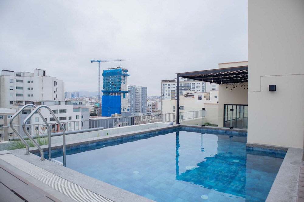 w Cozy 1BR w Balcony Near Kennedy Park