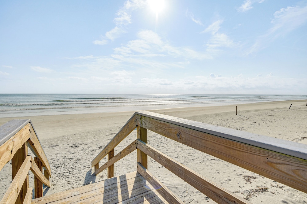 Direct Beach Access: NSB Condo w/ Community Perks