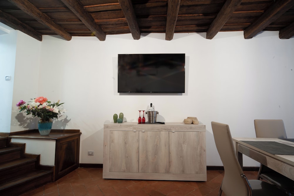 navona jacuzzi apartment
