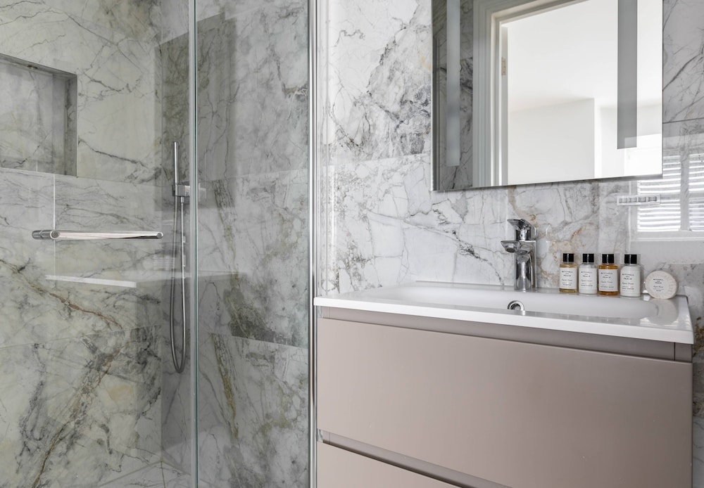 Priory Road III by Onefinestay