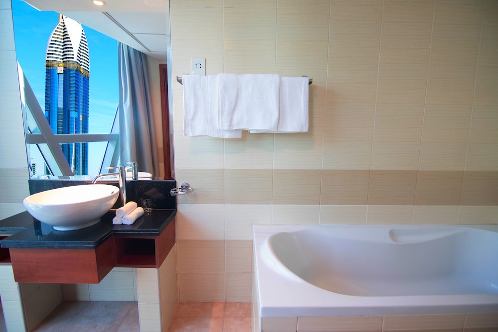 Lux BnB DIFC 2BDR Park Towers