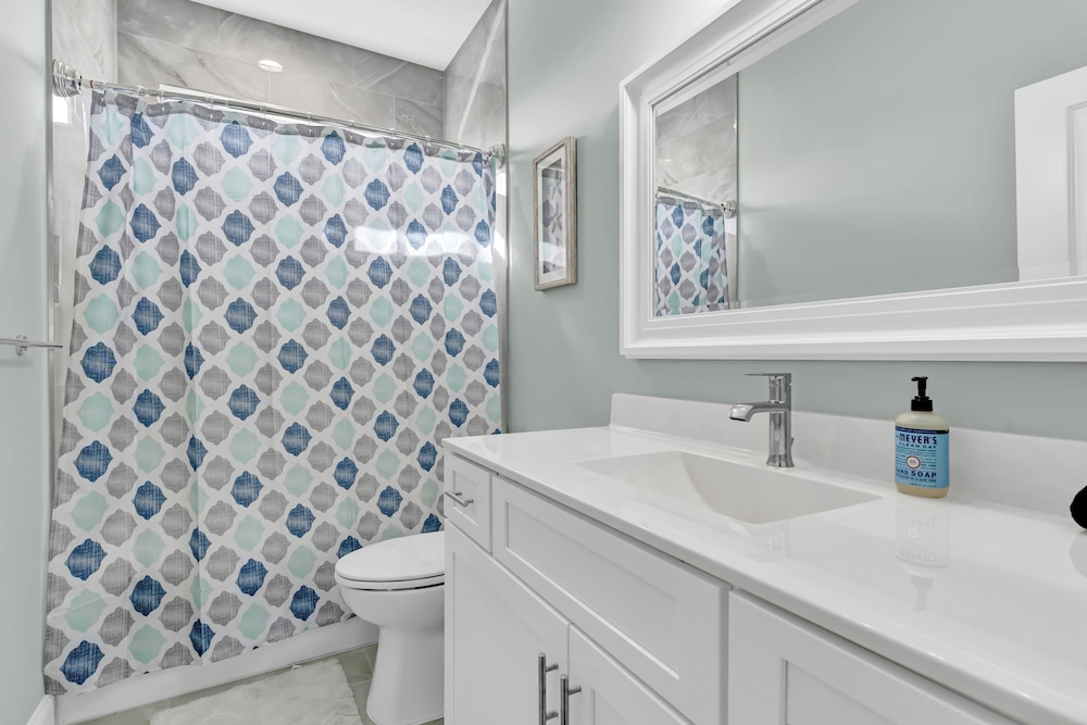 Walk to Beach Pool Ocean View Parking Bunk Beds