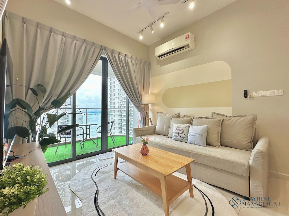 Country Garden Danga Bay Sea View Homestay by Stayrene