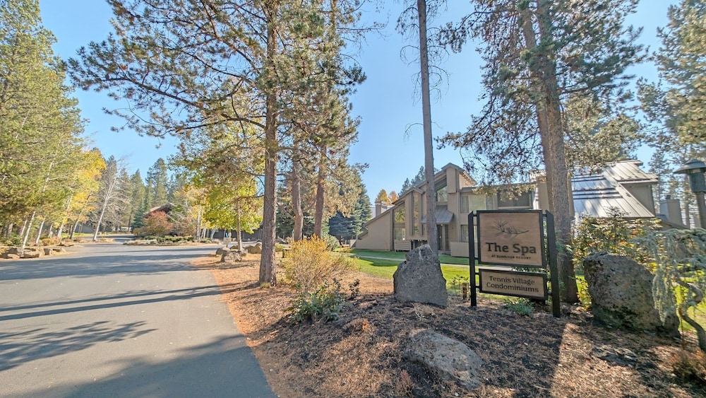 Tennis Village 3 2 Bedroom Apts