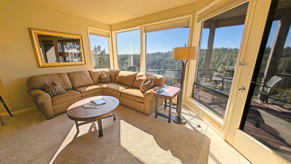 Mt Bachelor Village 324 2 Bedroom Condo