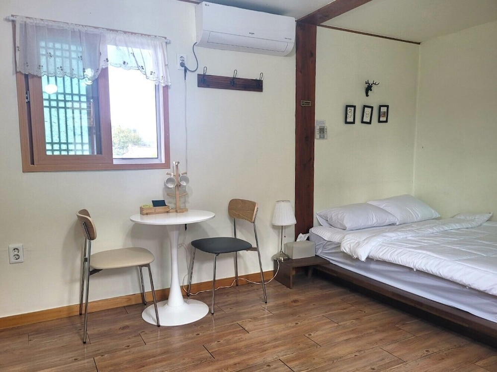 Gyeongju West Namsan Hanok Pension