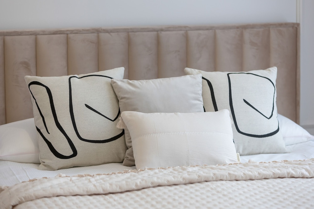 Stylish Apartment 7th Floor by Renters