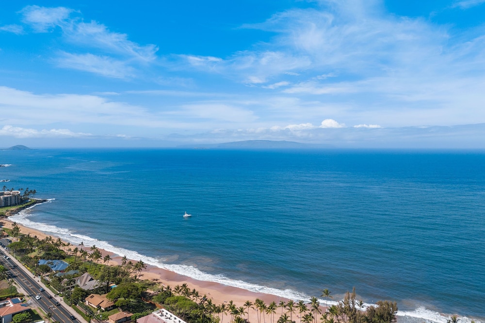 Maui Vista 1-308 - Steps From the Beach, Renovated, Ocean Views, New Windows, AC