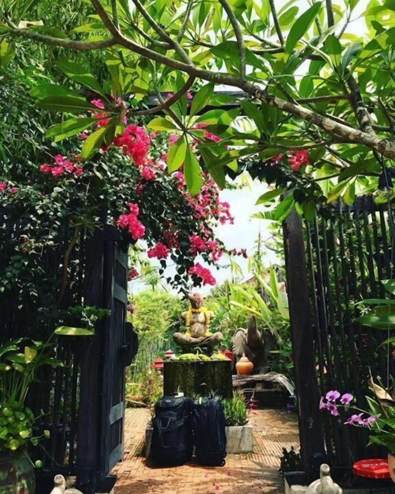 Artist Place Trat