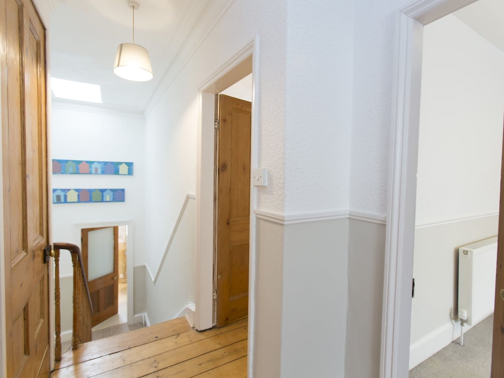 6 Abbey Terrace
