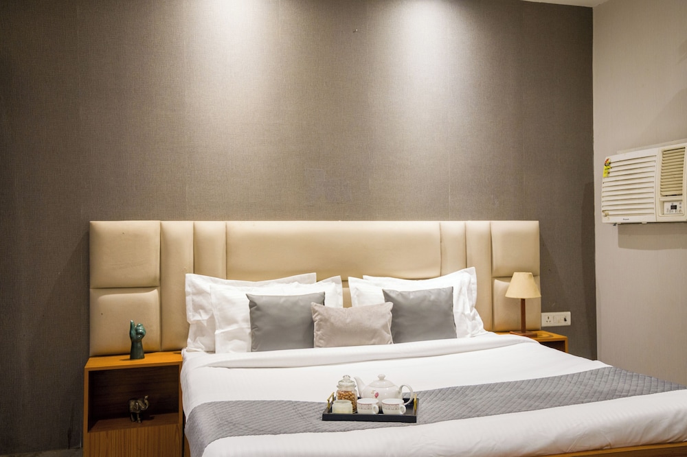 Alaya Stays Krishna Manor 3BHK With Pool