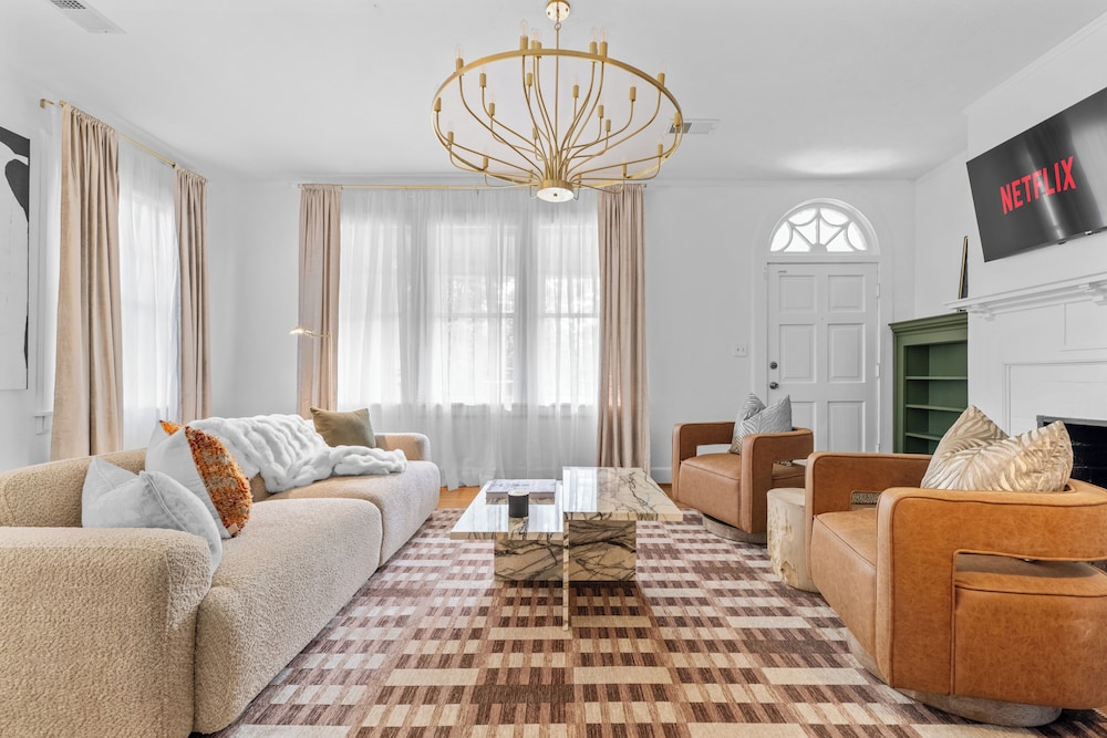 Stylish 3BR Retreat w Porch and garden
