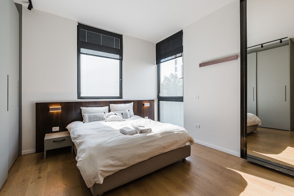 New luxury Apt in Neve Tsedek 3BDR N17 view 4