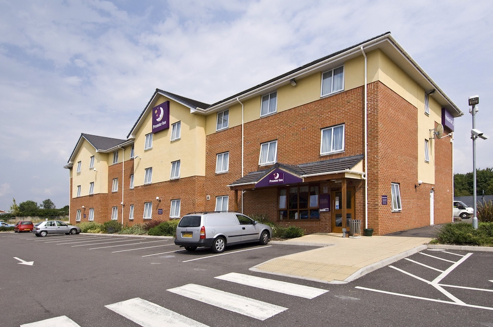 Premier Inn Swindon Central 5