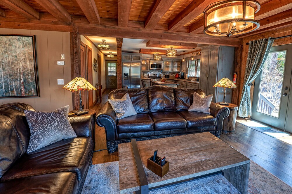 stayNantahala – Smoky Mountain Cabins and Luxury Yurts