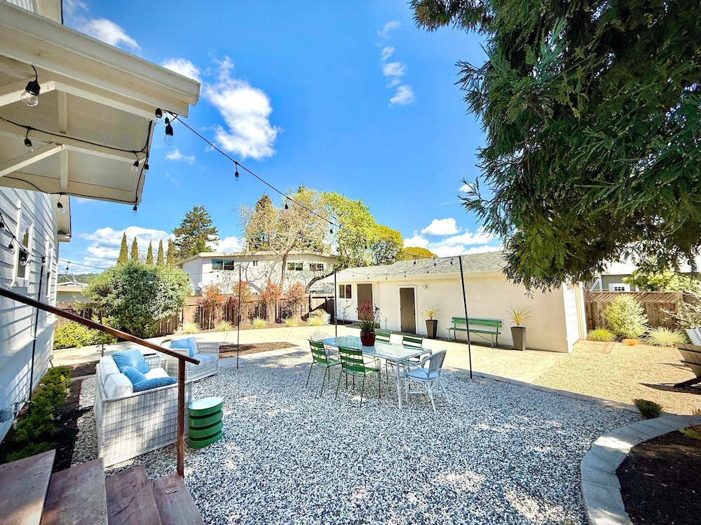 Stylish Central Napa Home With Serene Private Yard