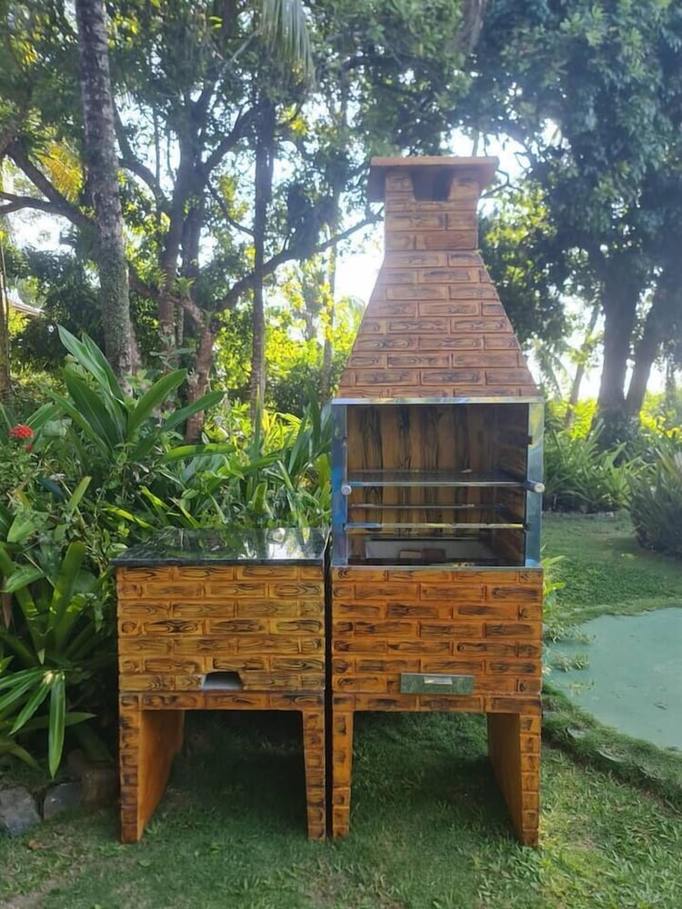 Casa de Temporada Felicidade, 38 Hóspedes, 2 Piscinas, 9 Suítes e 2 Churrasqueiras em Itacaré Bahia
