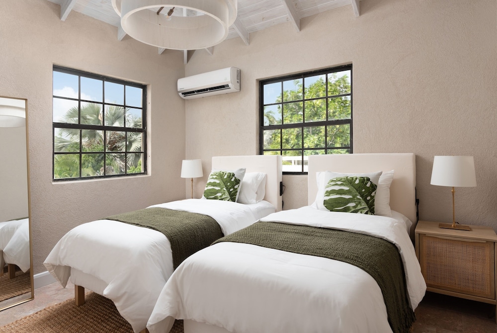 Luxe Retreat With Private Pool - The June 4 Bedroom Villa
