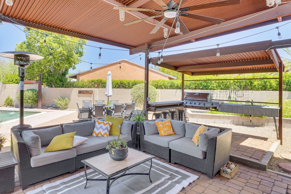 Dog-Friendly Getaway w/ Patio in Tucson!