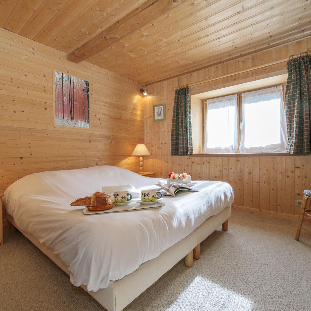 Chalet Du Croz RJ in Le Tour Argenti re