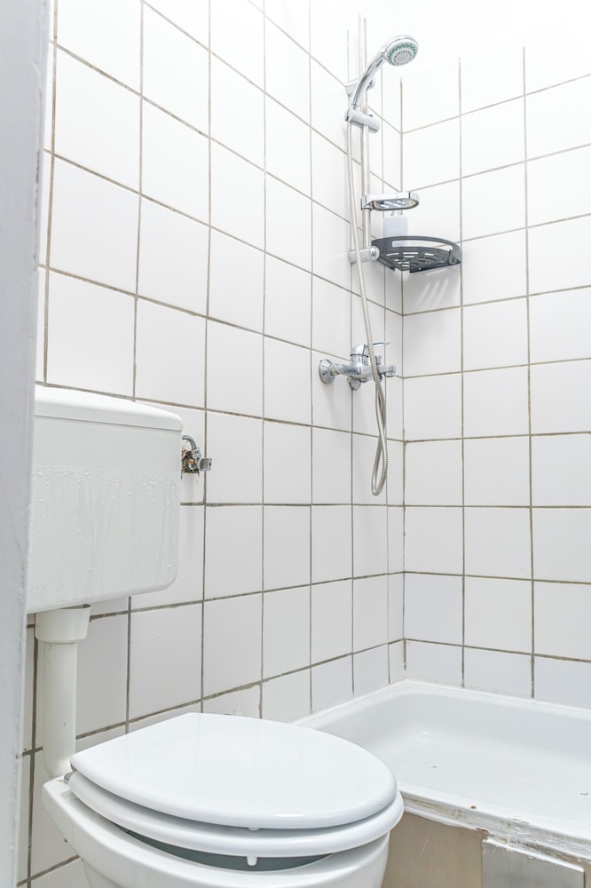 Charming 2BR Apt Close to Westbahnhof