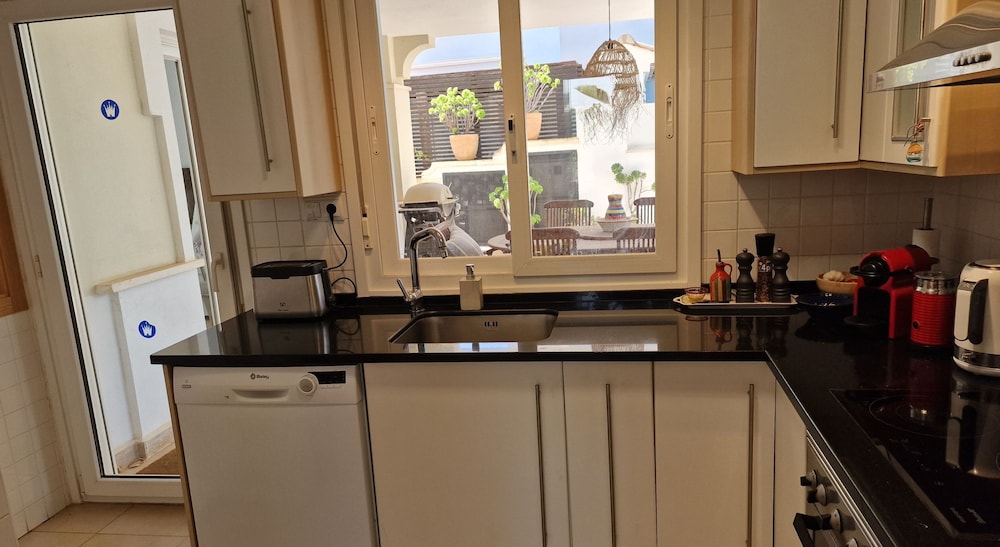 Luxury Villa - Pet Friendly & Free Parking