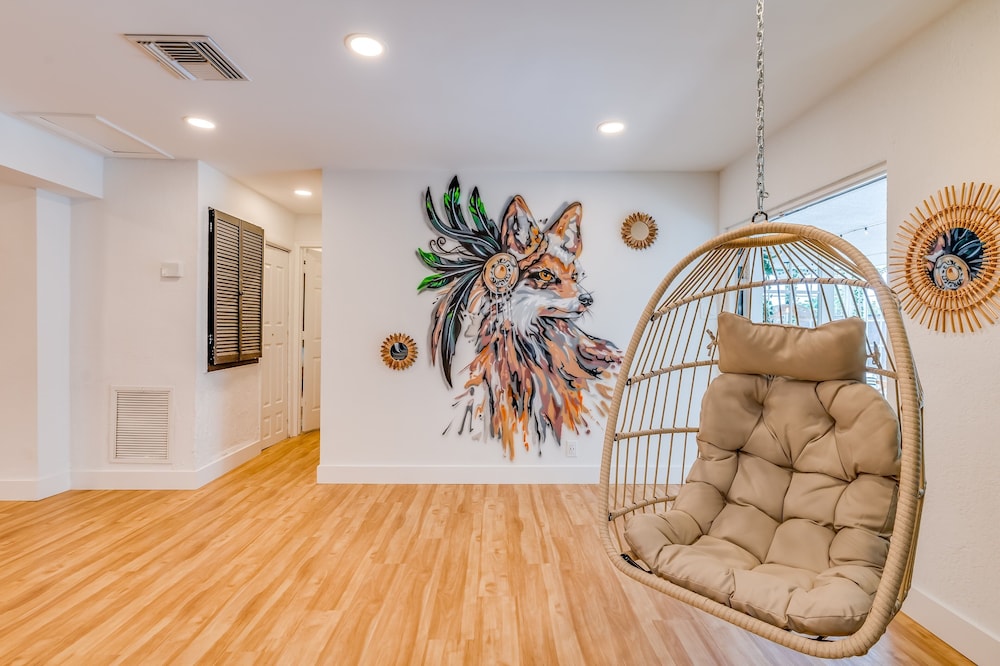 Fox Garden Home Near Downtown & Beach