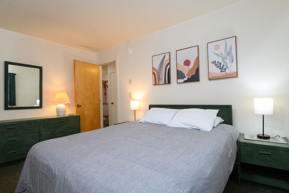 Glades 13 2 Bedroom Condo