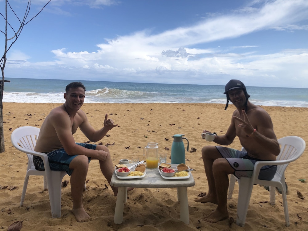 Playa Bluff Hotel