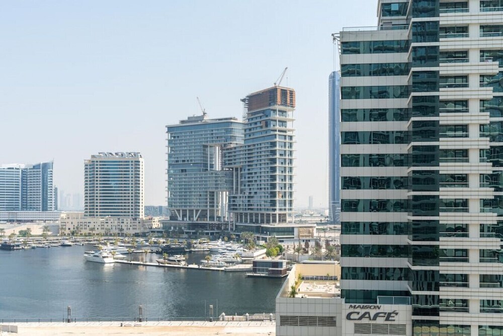 Soothing 1BR at Downtown Dubai Business Bay