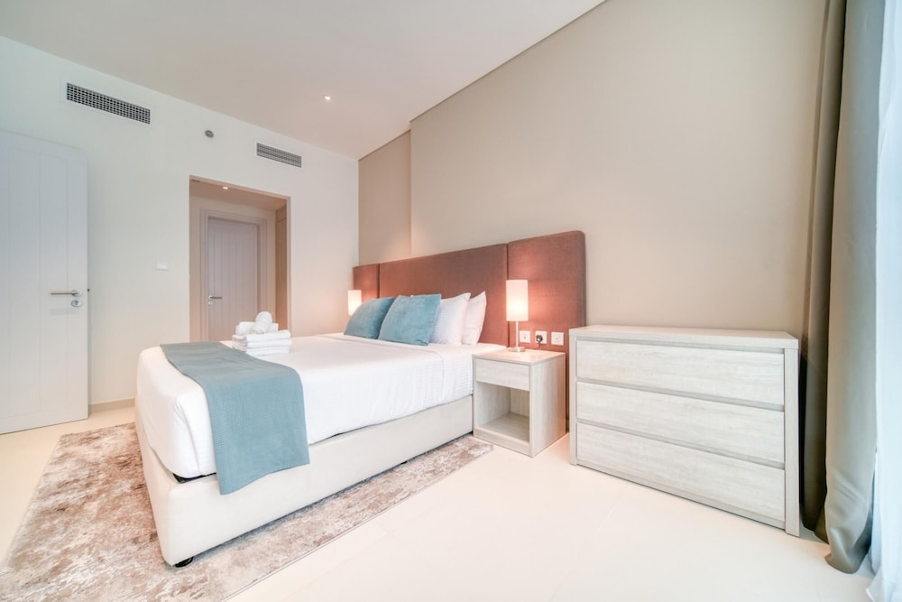 Prestigious 1BR Escape at The Palm