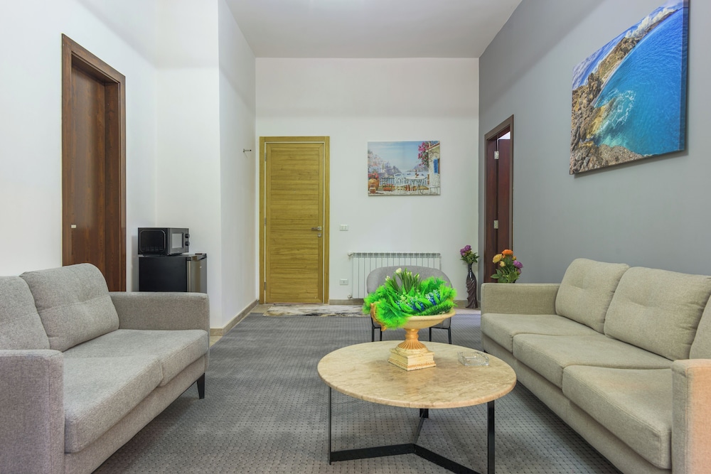 Pearl of Faqra Studios & Apartments