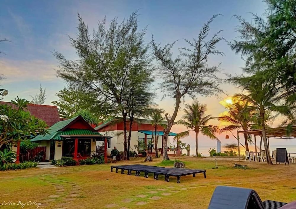 Golden Bay Cottage