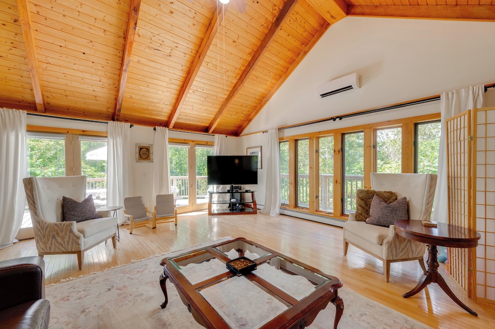 Ski, Hike & Game: White Mountains Family Retreat