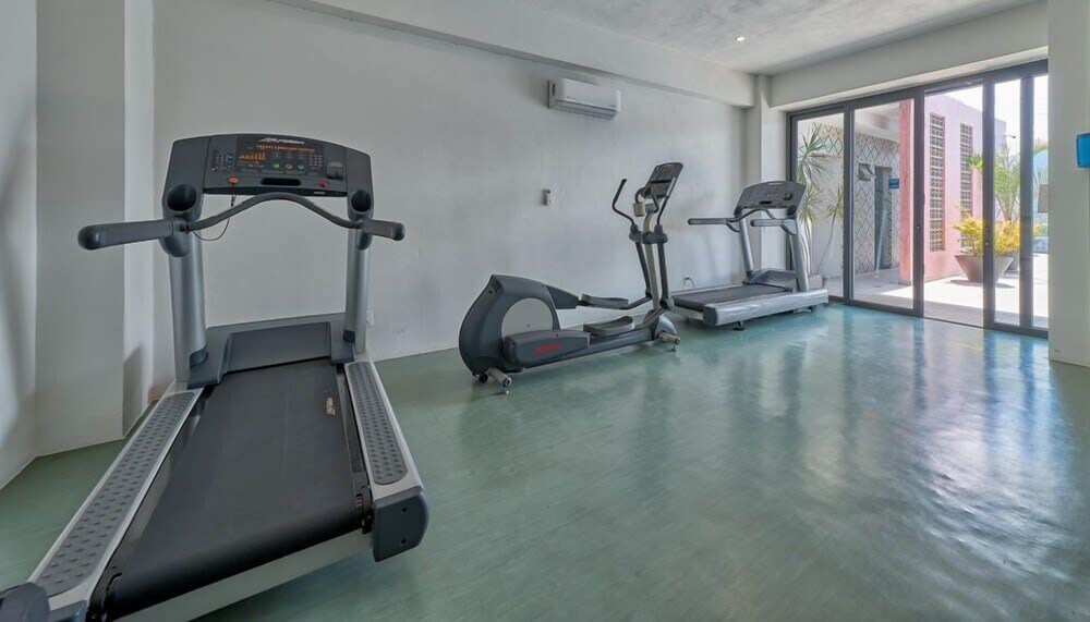 1BR Apartment - Private Balcony - Pool - Gym