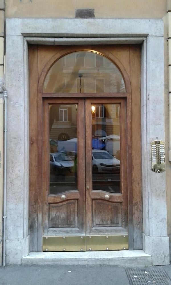 Caesar's Rooms