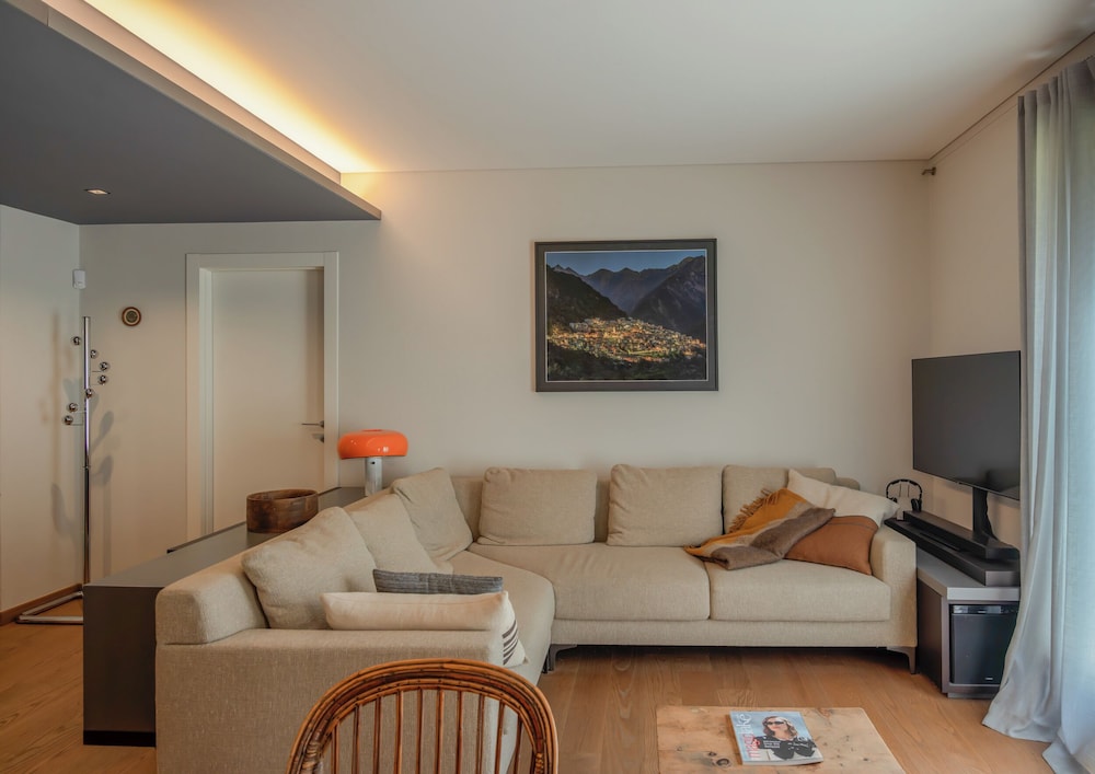 Charming Garden Hideaway in Como by Rent all Como