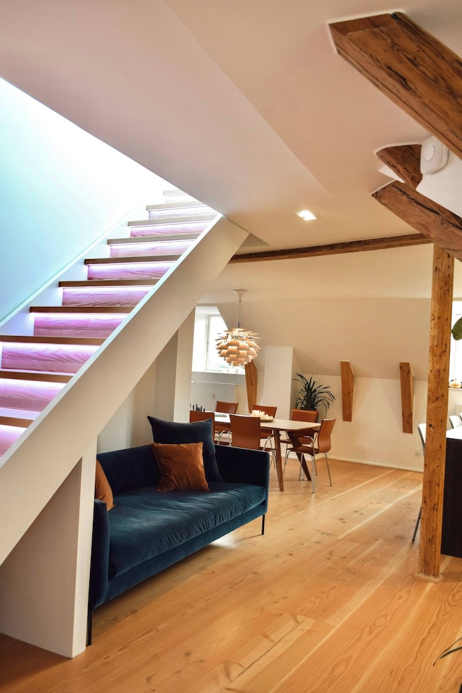 Central Penthouse With Private Rooftop Terrace