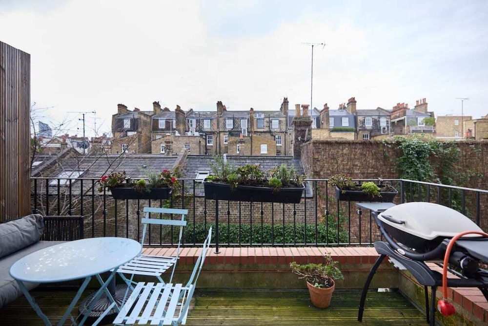 The Chelsea Gem - Charming 1bdr With Balcony