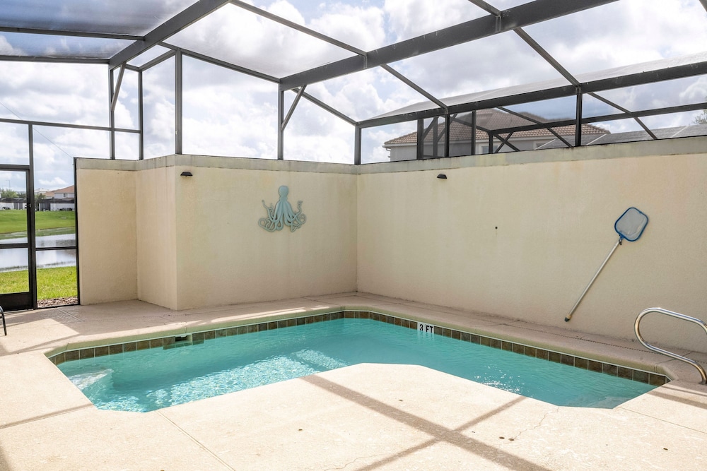 Storey Lake 4 BR With Private Pool