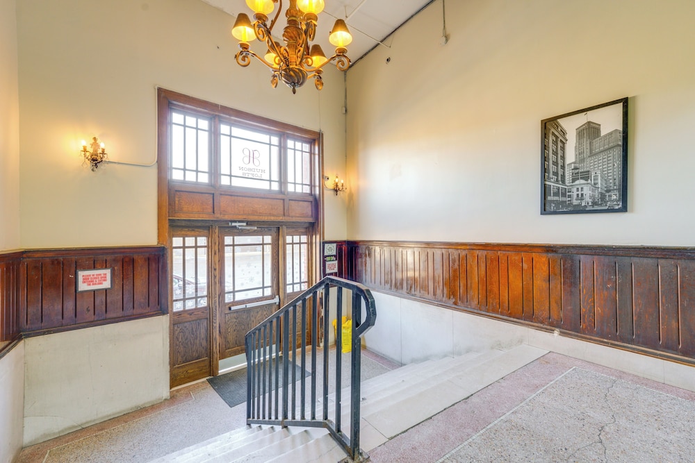 Explore Corktown: Updated Loft Next to Riverwalk!